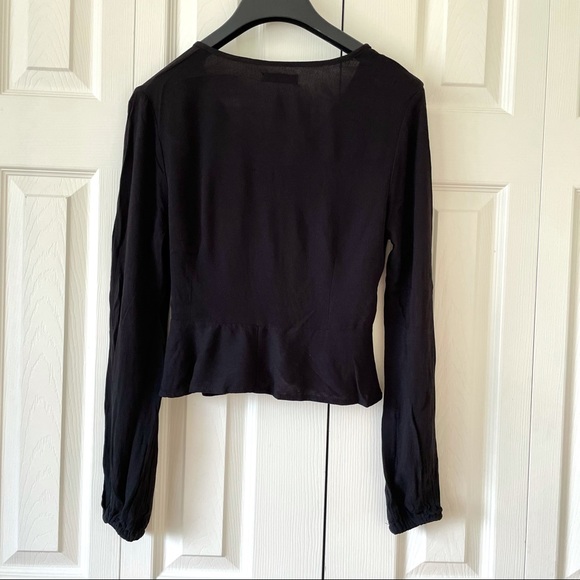 3/$30 NWOT Adjustable Long Sleeve Cropped Top - Picture 5 of 8